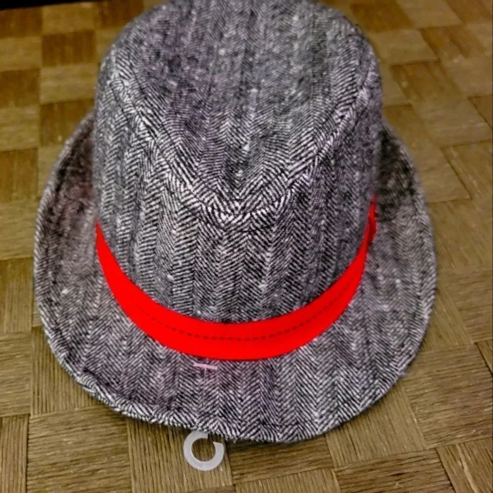 BRAND NEW BABY HAT